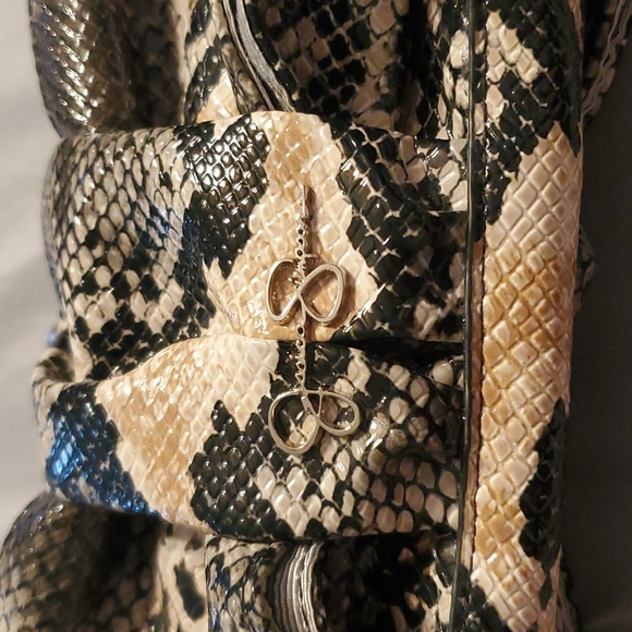 NWOT Jessica Simpson faux snake skin clutch. - Picture 2 of 7